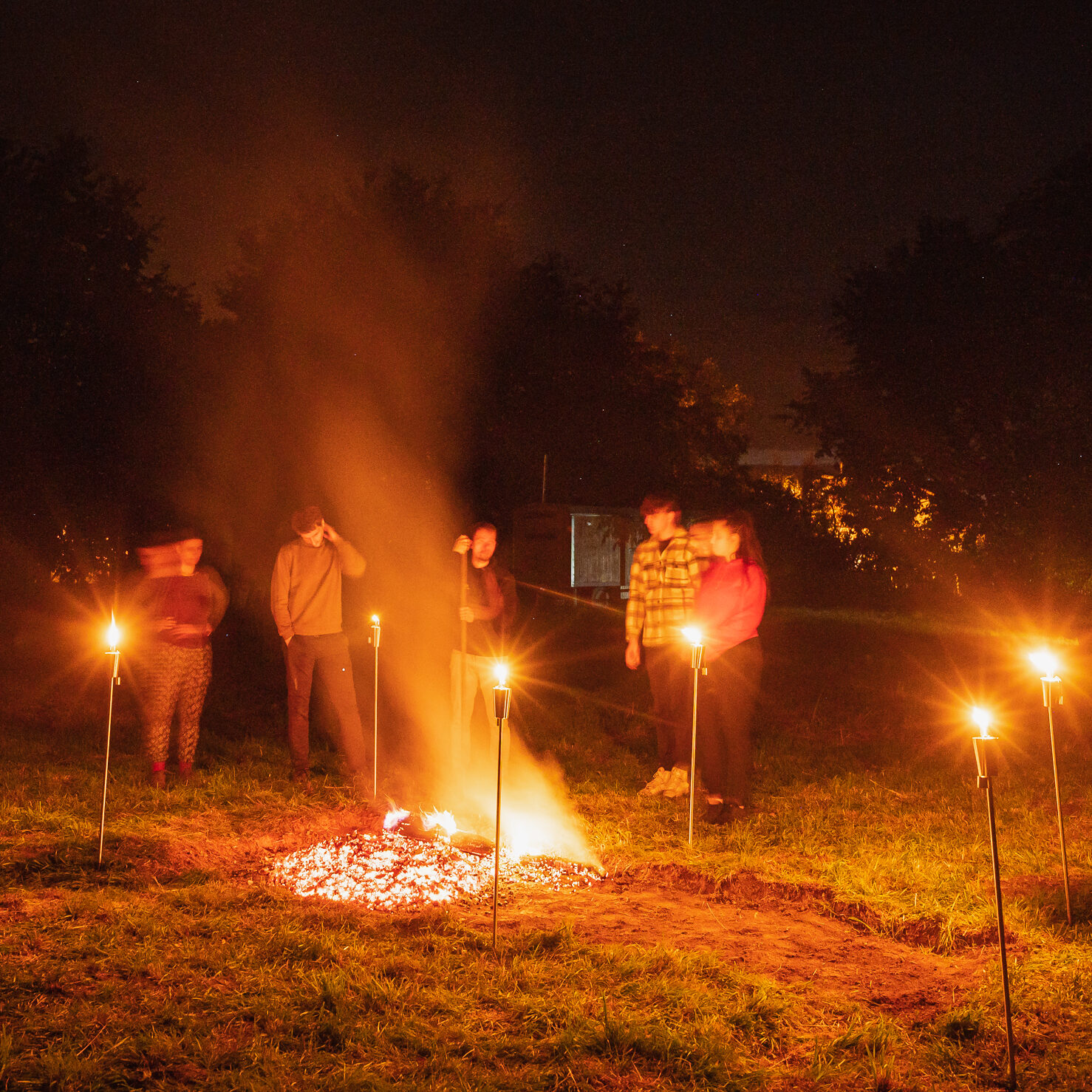 firewalk-teambuilding Trust fall